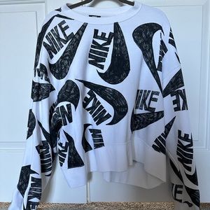 Nike White & Black Crewneck Sweatshirt - worn once